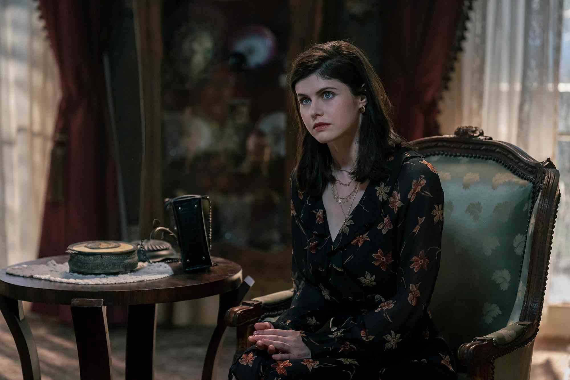 Anne Rice Mayfair Witches episode 1 review premiere The Witching Hour AMC predictable simple not boring but Alexandra Daddario is strong