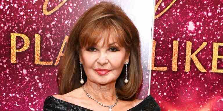 La star de Coronation Street, Stephanie Beacham, «confrontée à un cambrioleur» à la maison

