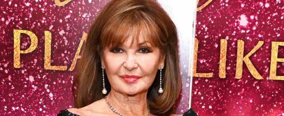 La star de Coronation Street, Stephanie Beacham, «confrontée à un cambrioleur» à la maison