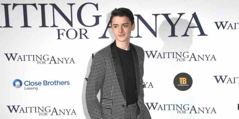 La star de Stranger Things, Noah Schnapp, se moque de son coming-out

