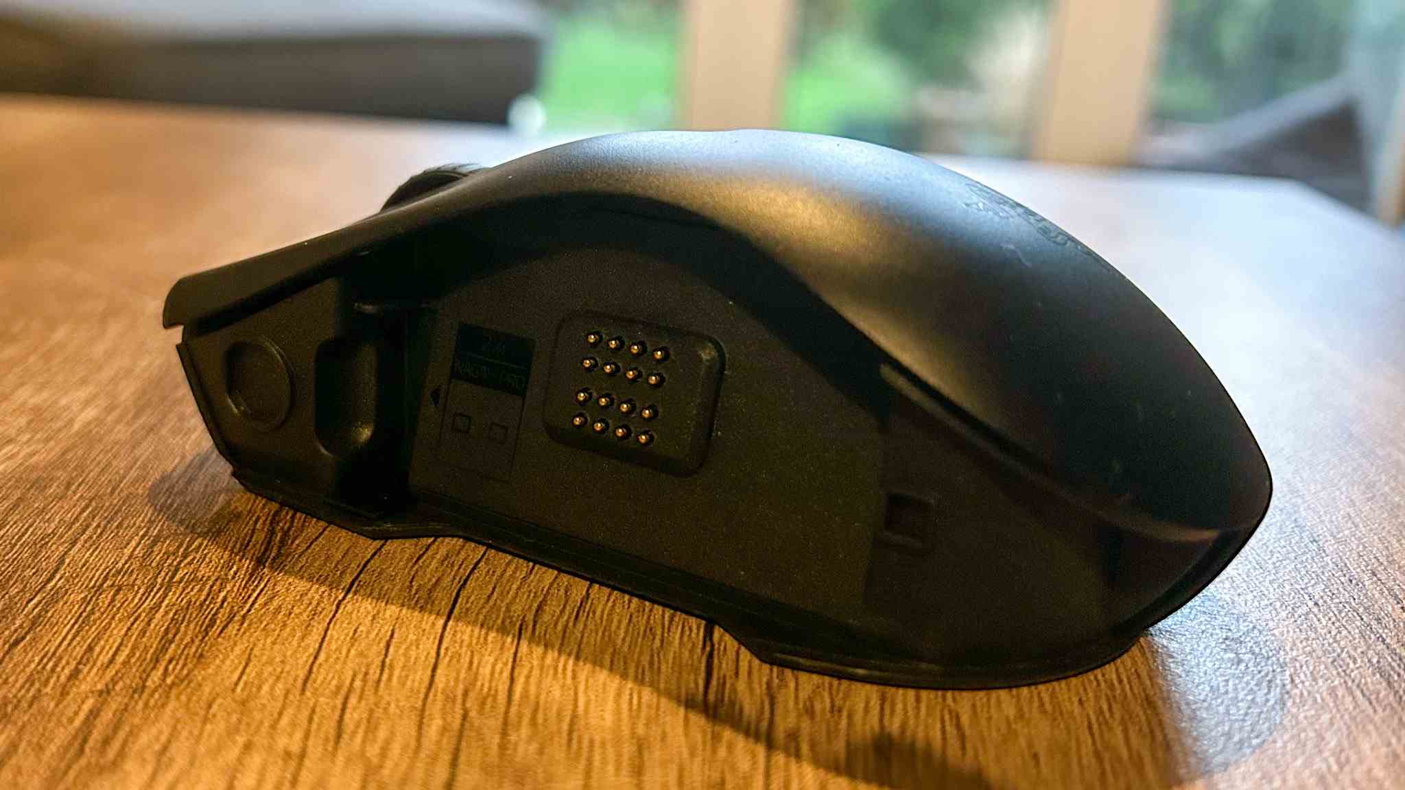 Côté Razer Naga V2 Pro