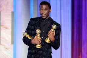 L'animateur Jerrod Carmichael prend la parole sur scène lors de la 80e cérémonie annuelle des Golden Globe Awards qui s'est tenue au Beverly Hilton Hotel le 10 janvier 2023.