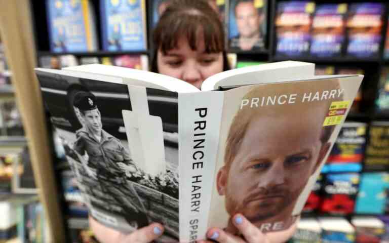 Les ventes de la version anglaise de Prince Harry’s Spare ont atteint « l’extraordinaire » 1,4 million le premier jour