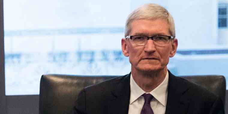 Le PDG d’Apple, Tim Cook, subira une réduction de salaire de 40% cette année