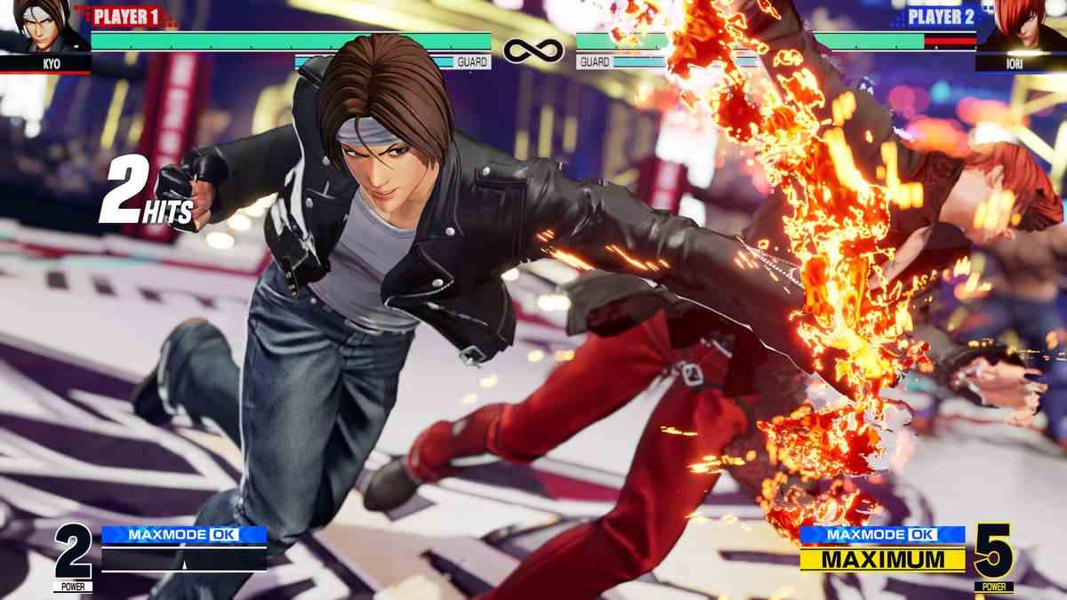 Kyo Kusanagi de King of Fighters 15 donne un coup de poing épique lors d'un match contre Iori Yagami