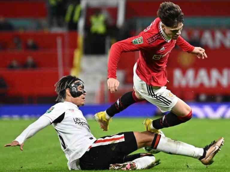 Les jours du derby commencent alors que les poids lourds s’accroupissent pour des combats titanesques en haut de la table