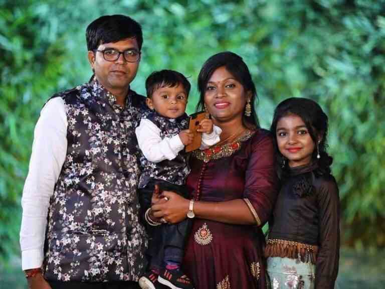 Un an après la mort d’une famille indienne à la frontière américaine, ceux qui restent tentent de passer à autre chose