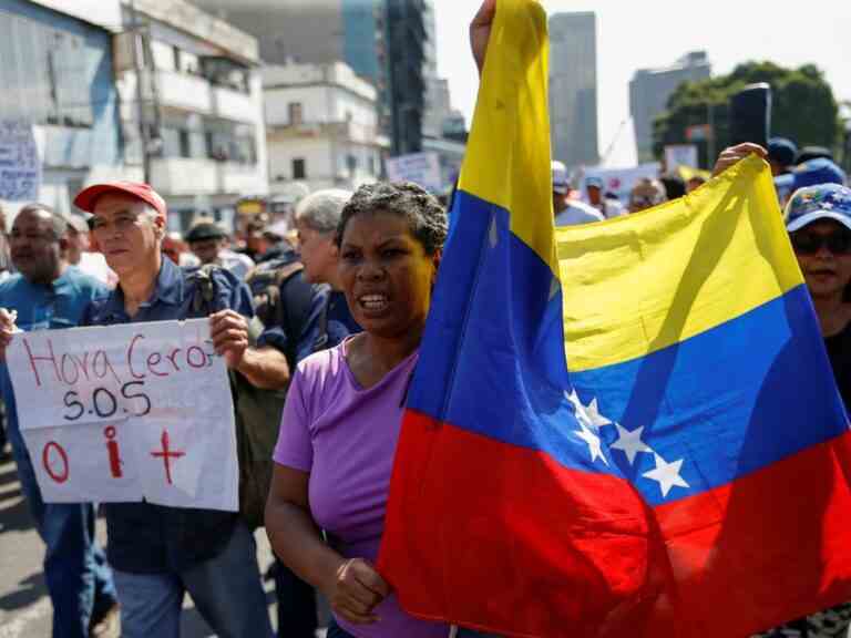 Les manifestations anti-inflationnistes se propagent à travers le Venezuela alors que les salaires diminuent