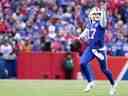 Josh Allen # 17 des Buffalo Bills lors du troisième quart-temps contre les New England Patriots au Highmark Stadium le 08 janvier 2023 à Orchard Park, New York.  (Photo de Bryan M. Bennett/Getty Images)