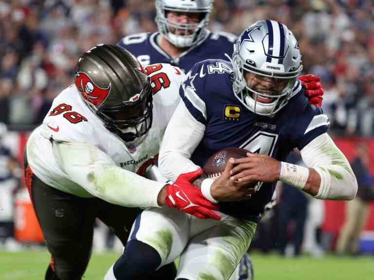 Dak Prescott surpasse Tom Brady alors que les Cowboys dominent les Buccaneers