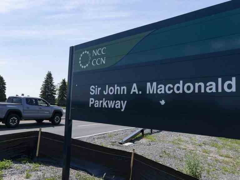 Changement de nom de la promenade Sir John A Macdonald d’Ottawa pour aller de l’avant