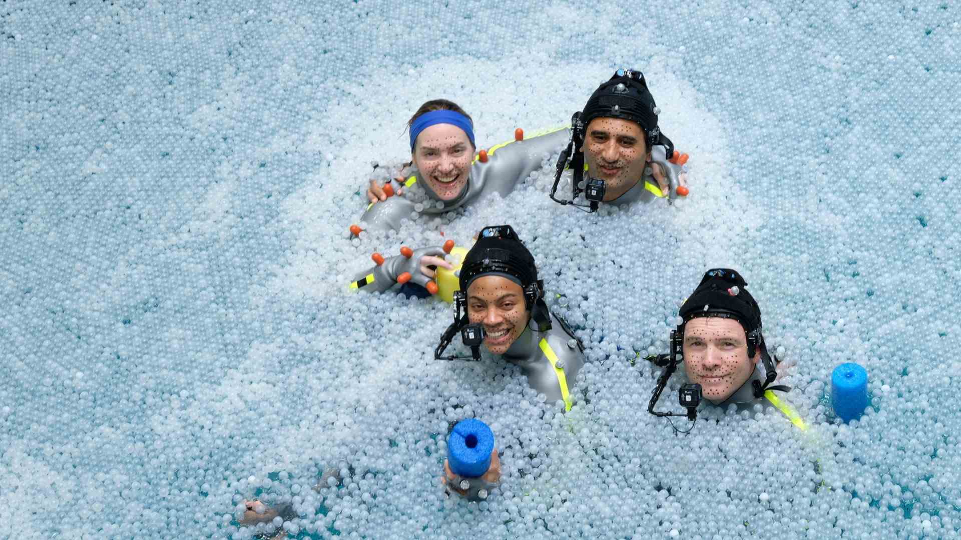 Kate Winslet, Cliff Curtis, Zoe Saldaña et Sam Worthington sur le tournage d'Avatar : la voie de l'eau