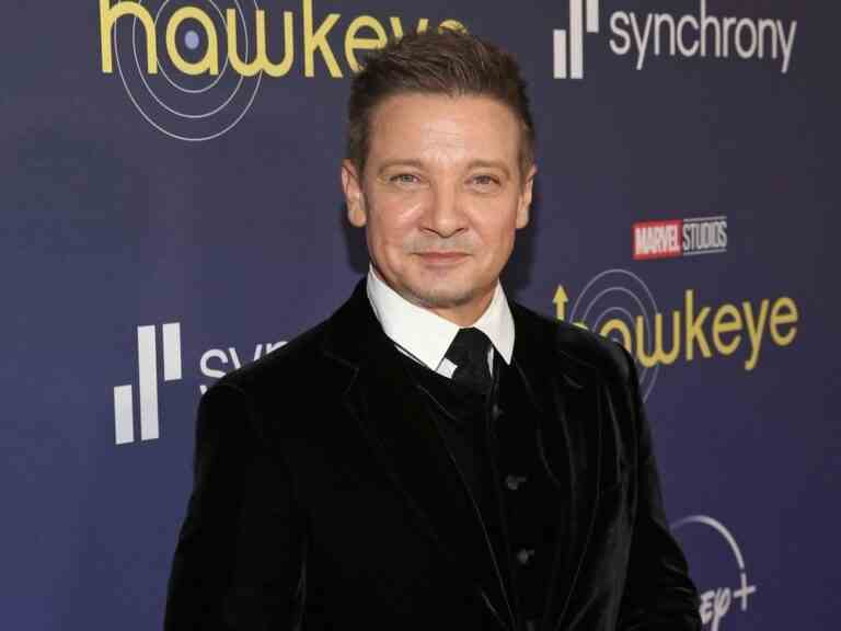 Jeremy Renner fait face à un « long chemin vers la guérison »