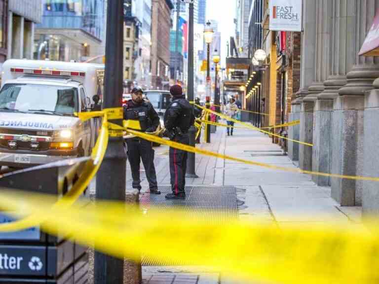 Une femme âgée tuée dans une attaque présumée non provoquée au centre-ville de Toronto