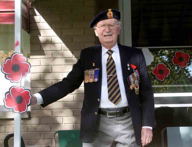 Une petite ville pleure la mort d’un ancien combattant bien-aimé de la Seconde Guerre mondiale à l’âge de 101 ans