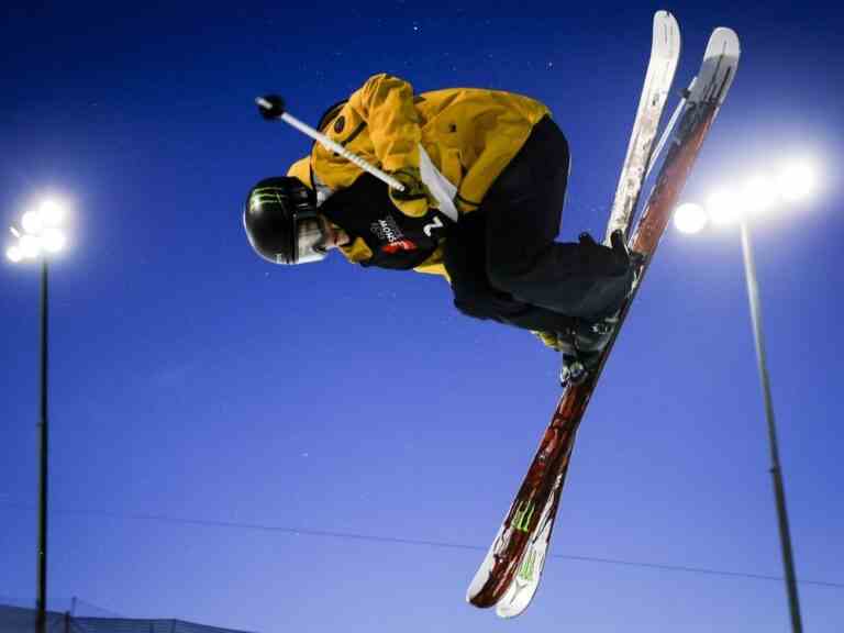 Eileen Gu de retour dans le cercle des vainqueurs, les Canadiennes récoltent trois médailles en coupe du monde en demi-lune