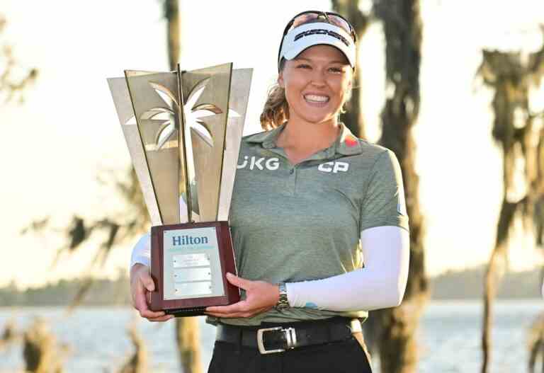 GOLF : Brooke Henderson domine l’ouverture de la saison de la LPGA, gagne par quatre