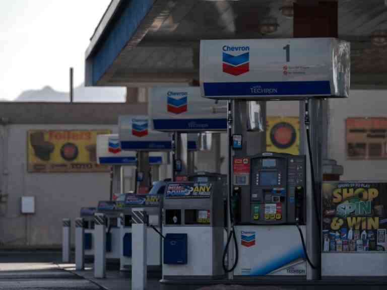 Chevron annonce un manque à gagner pour le quatrième trimestre, mais affiche toujours un bénéfice annuel record