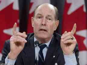 L'ancien gouverneur de la Banque du Canada David Dodge lors d'une conférence de presse à Ottawa en 2008.