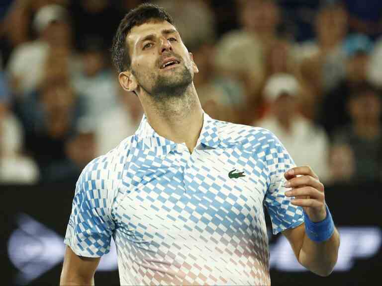 Novak Djokovic fonce vers le 10e titre australien