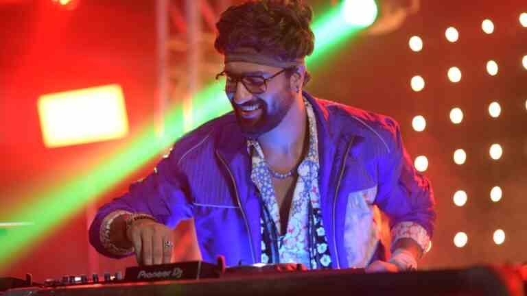 Vicky Kaushal révélée comme DJ titulaire dans "Presque Pyaar avec DJ Mohabbat" d'Anurag Kashyap (EXCLUSIF)
	
	
