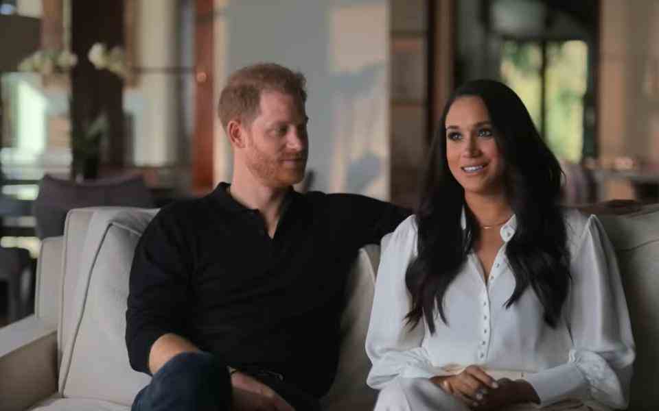 Le Harry &  La série Meghan est devenue la première série documentaire la plus diffusée sur Netflix avec 81,55 millions d'heures regardées au cours de la première semaine de sa sortie - Netflix