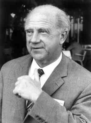 Physicien théoricien allemand Werner Heisenberg en 1966.