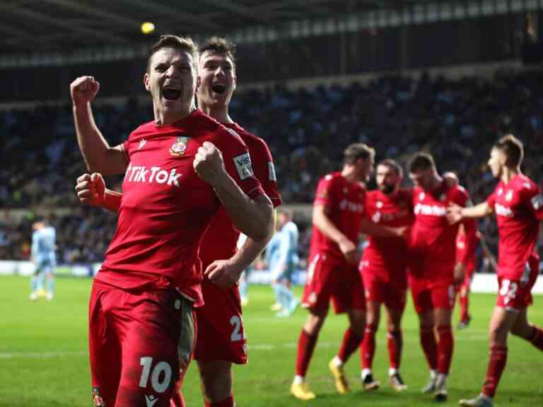 Wrexham de Ryan Reynolds essaie d’évoquer la magie de la FA Cup tandis que les clubs de Premier League ont du mal à choisir entre remporter un trophée ou rester dans les ligues majeures