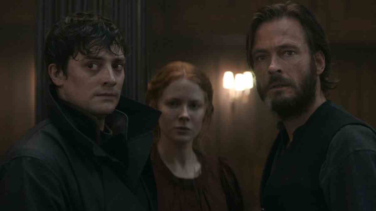 Aneurin Barnard, Emily Beecham and Andreas Pietschmann in Netflix