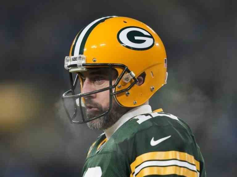 Aaron Rodgers dit que la «culture éveillée» l’a vilipendé pour ses vues sur COVID