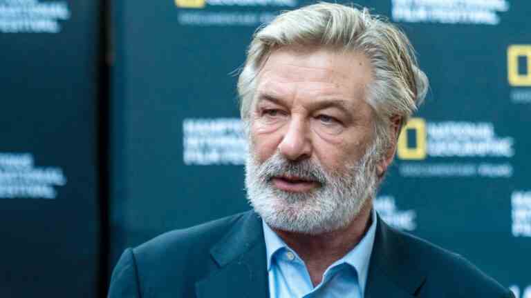 Alec Baldwin sera inculpé d'homicide involontaire pour tir de rouille
