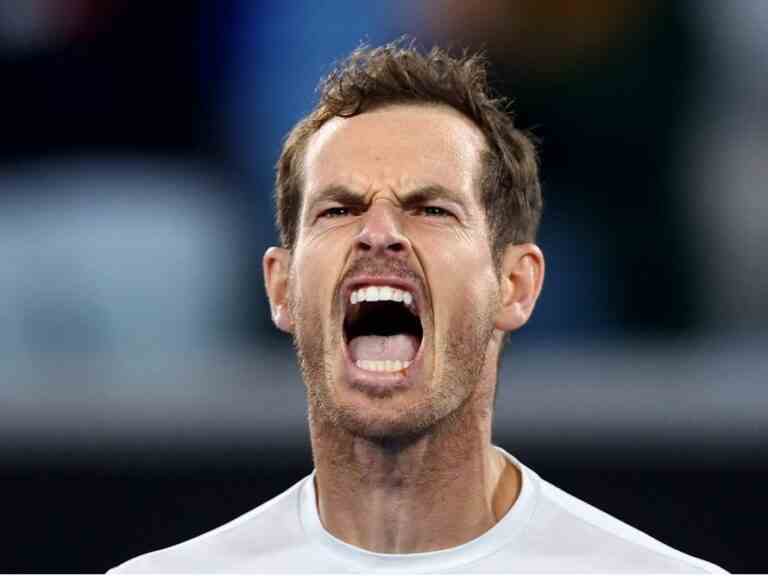 Andy Murray écrase Thanasi Kokkinakis dans une épopée de fin de soirée