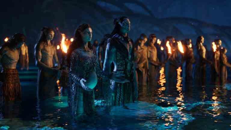 "Avatar : la voie de l'eau" dépasse "Star Wars : le réveil de la force" en tant que quatrième film le plus populaire de l'histoire.
	
	
