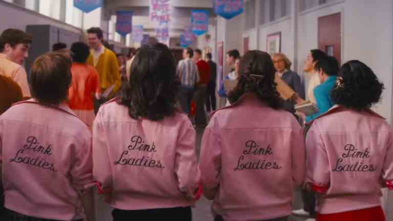 Bande-annonce Grease: Rise Of The Pink Ladies: les choses sont sur le point de se déchaîner à Rydell High
