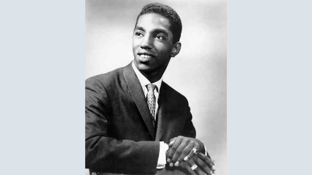 Barrett Strong, premier hitmaker de Motown et auteur-compositeur « I Heard It Through the Grapevine », décède à 81 ans.
	
	
