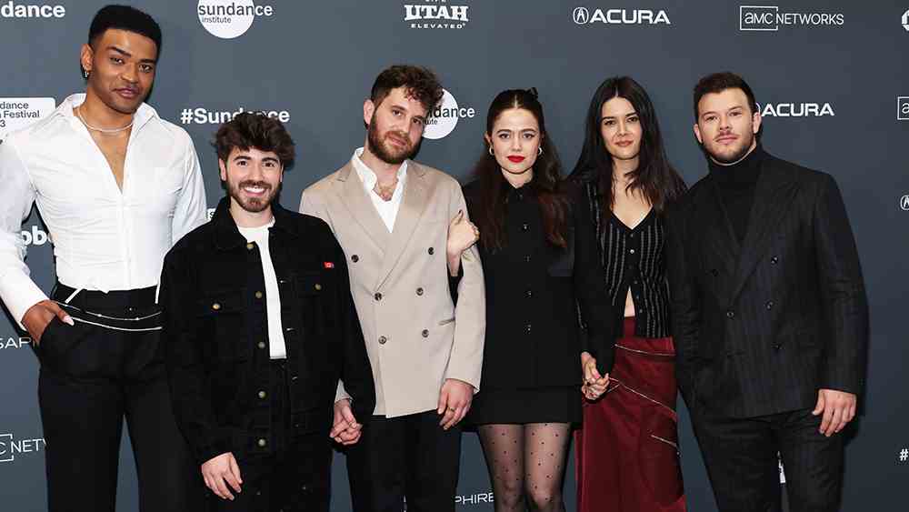 Ben Platt, Molly Gordon et les acteurs de « Theatre Camp » apportent des rires et une performance surprise à Sundance
	
	
