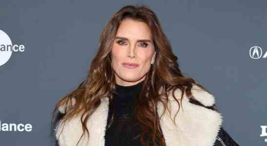 Brooke Shields fait exploser la bataille "ridicule" de Tom Cruise contre la dépression post-partum alors que Sundance douche son nouveau docteur avec une ovation debout.