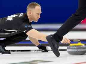 Brad Jacobs a été l'un des meilleurs curleurs masculins du Canada pendant de nombreuses années et maintenant il jouera troisième pour l'équipe Reid Carruthers de Winnipeg.