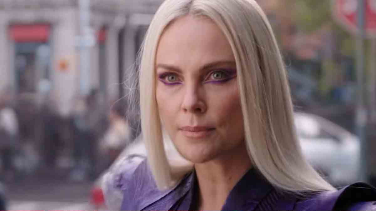 Charlize Theron commente pourquoi Kim Kardashian est capable d'obtenir beaucoup plus de 