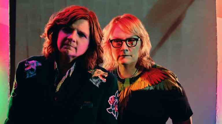  Critique de « Ce n'est que la vie après tout » : l'héritage de fierté des Indigo Girls exploré dans le documentaire musical en première à Sundance Critique de « Ce n'est que la vie après tout » : L'héritage de la fierté des filles d'Indigo exploré dans le documentaire musical en première à Sundance Revu en ligne, le 18 janvier , 2023. Au Sundance Film Festival (Premières).  Durée de fonctionnement : 121 MIN.  Les plus populaires doivent être lus Inscrivez-vous aux bulletins d'information sur les variétés Plus de nos marques
	
	
