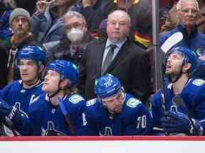 Les choses ont bien commencé pour Bruce Boudreau lorsqu'il a pris la relève en tant qu'entraîneur-chef des Canucks de Vancouver à la mi-saison 2021-22, mais cette année a été difficile.