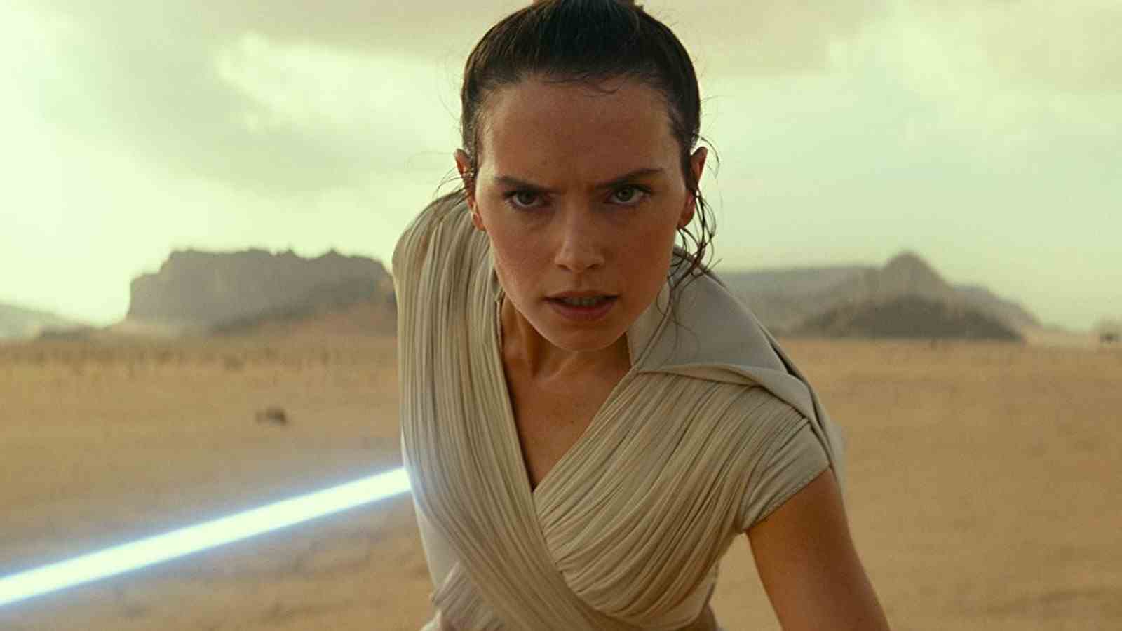 Daisy Ridley conseille aux futures femmes de Star Wars de régler les choses dans un monde fou
