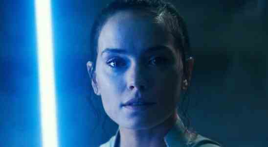 Daisy Ridley se penche sur «Rise of Skywalker» Retconnant «The Last Jedi» et la filiation de Rey: «It's Beyond My Pay Grade» Les plus populaires doivent lire Inscrivez-vous aux newsletters Variety Plus de nos marques