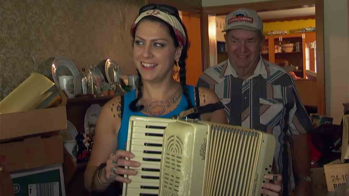 Shot of Danielle Colby doing some picking on American pickers.