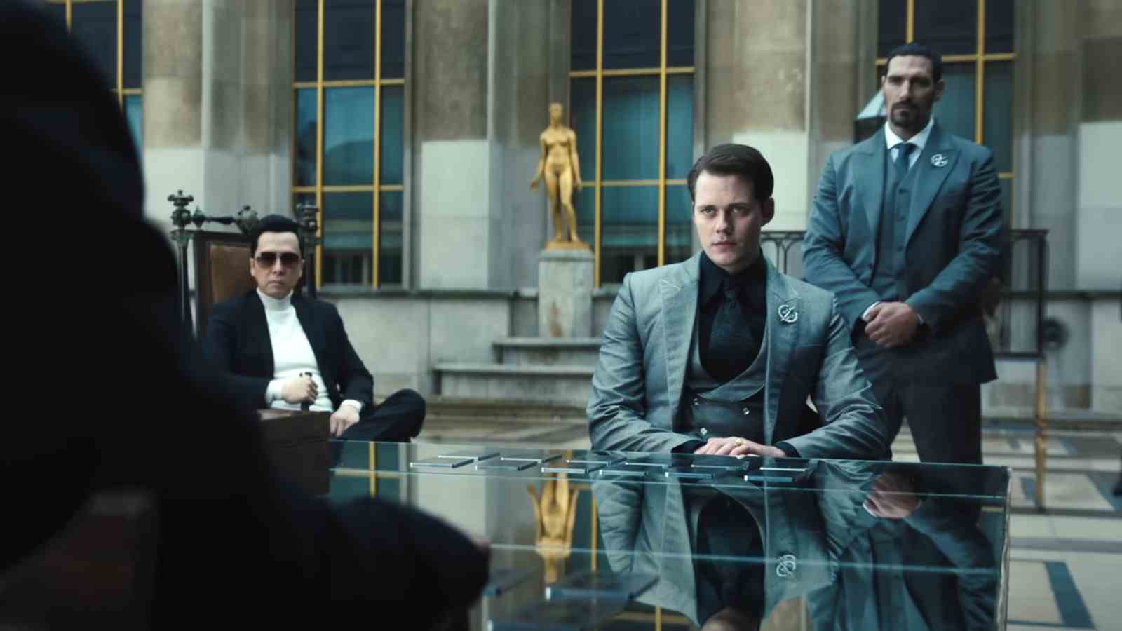 Dans John Wick 4, le marquis de Bill Skarsgard brandira l'arme la plus diabolique de toutes : la bureaucratie
