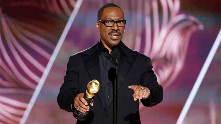 Eddie Murphy fait une blague sur les gifles aux Golden Globes : "Gardez le nom de la femme de Will Smith hors de votre putain de bouche"
	
	
