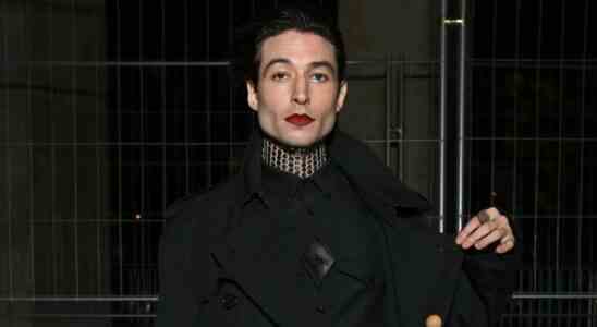 Ezra Miller accord de plaidoyer d'intrusion approuvé par le tribunal