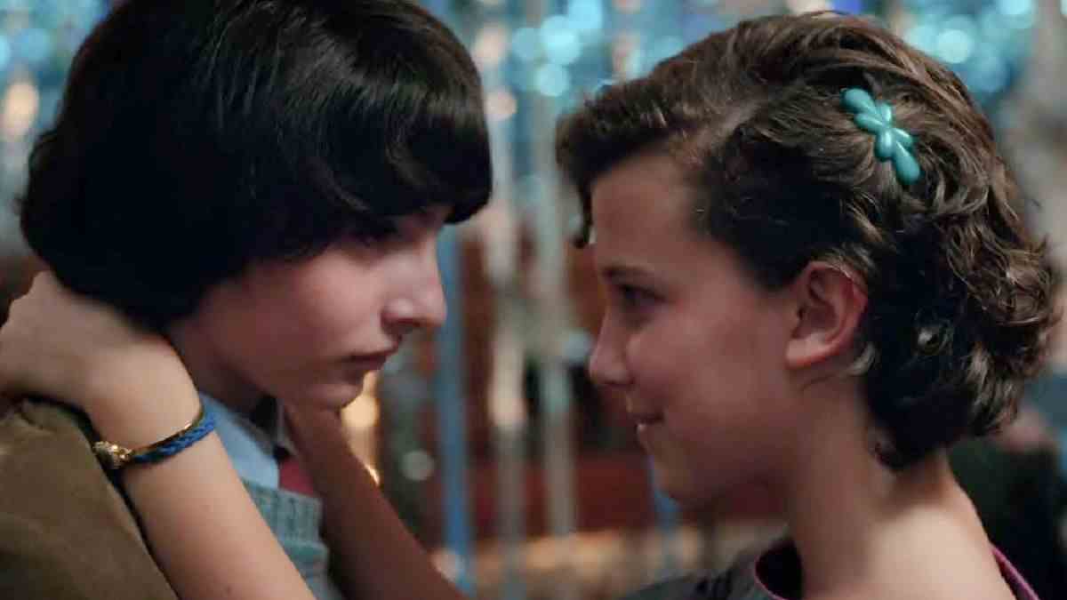 Finn Wolfhard de Stranger Things répond à l'affirmation de Millie Bobby Brown selon laquelle il embrasse 