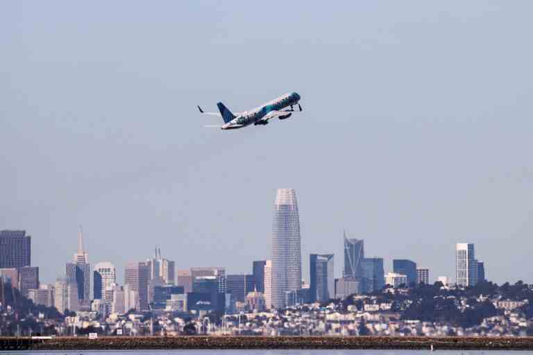 Frapper les livres: Cette fois, la banlieue de San Francisco a poursuivi l’aéroport pour être trop bruyant