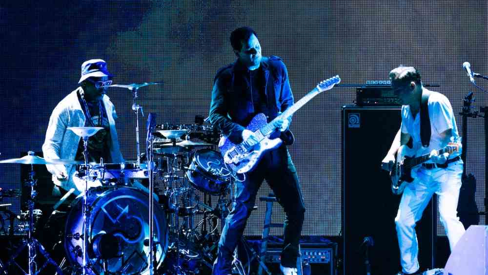 Jack White, Fall Out Boy, Red Hot Chili Peppers, Muse Attirez les affamés de rock au festival ALTer EGO d'iHeartRadio lors d'une nuit pluvieuse à Los Angeles Les plus populaires doivent être lus Inscrivez-vous aux newsletters Variety Plus de nos marques
	
	
